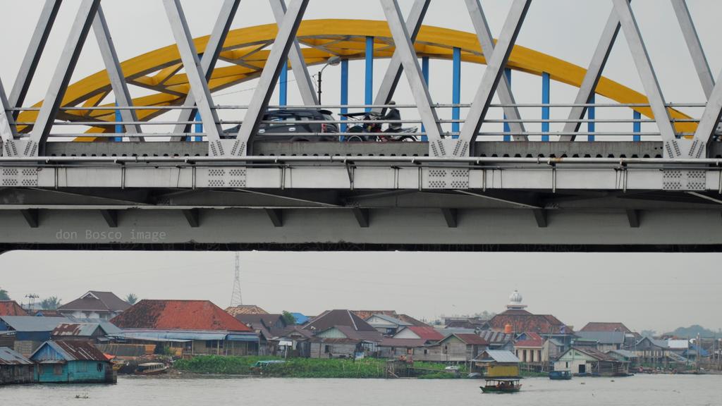 YBCatur's tweet photo. @SudutIndonesia @indtravel @indopic @piknikindonesia @WisataSumatera @fotografi_ind Sungai Musi Palembang Sumsel http://t.co/ng6mfuCWyq