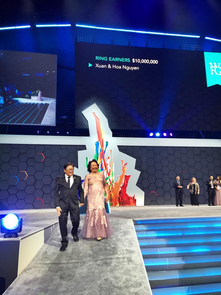 Mineck's tweet photo. Only at #WFG do we have an income award category for $10m per year. Unbelievable. Congrats @XuanWSB! #WeRise http://t.co/kIg1kQMqWP