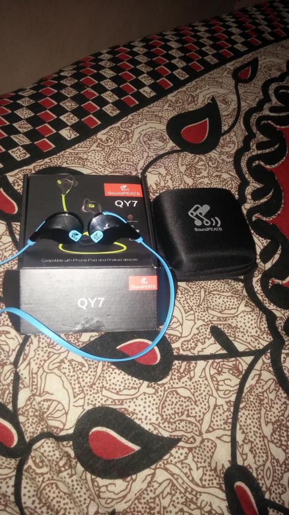 MendesRuel's tweet photo. My all new #QY7 earphones from @soundpeats. #Awesome Beats. 
🙌🙌🙌🙌 http://t.co/W3nbI2MiKj