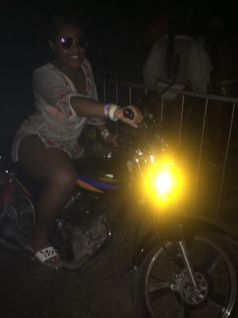 Materialgirlsav's tweet photo. I live the life I deserve 😈😇 #DreamWeekend2015 #jamaica2k15 http://t.co/bBREtK1Paz