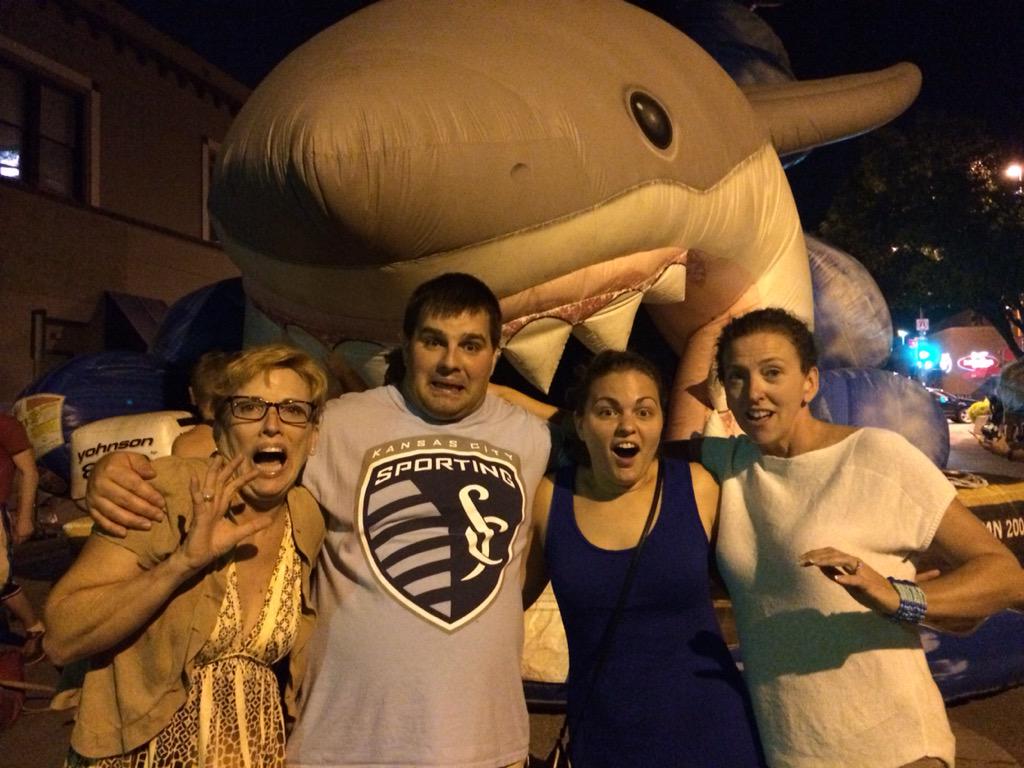 ChrissyEoannou's tweet photo. Ahhh Shark! #sandbar #sandbarblockparty #LFK http://t.co/dTu1VE7Lj2