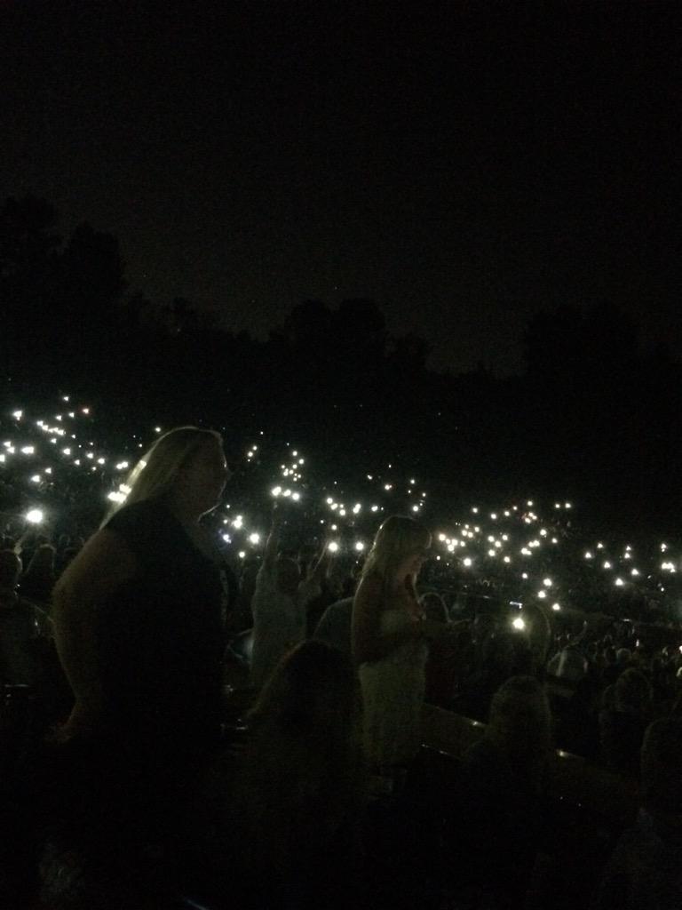 Gleppie's tweet image. Power out at #hollywoodbowl