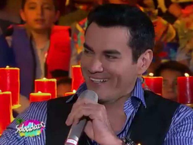 TelevisaTVmx's tweet photo. ¡El cantante @davidzepeda1 hace vibrar el escenario de @SabadazoOficial! #VideoDavidZepeda http://t.co/PF0M18XGlS http://t.co/xuEbodwBH5