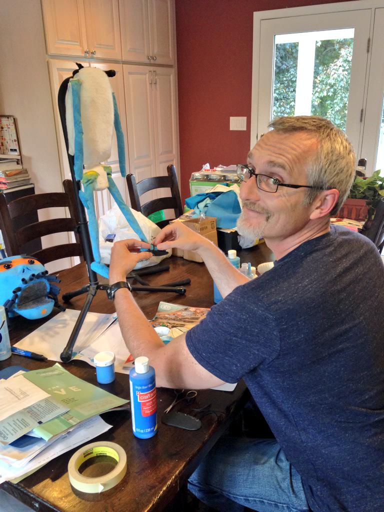 LisaVischer's tweet photo. I'm glad Jim Hensen set a precedent to validate this sort of behavior as sane & beneficial to mankind. #puppetfriends http://t.co/c7eKIttoJN
