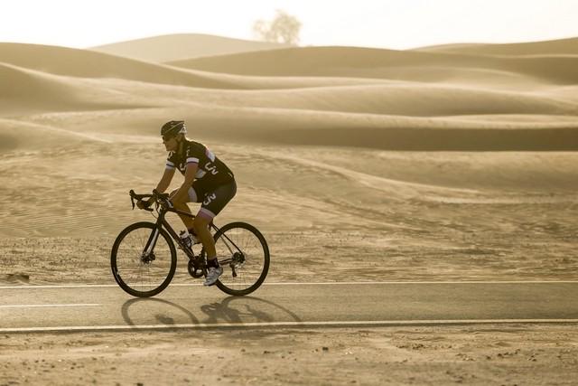 DubaiDET's tweet photo. New #Dubai cycle track "Al Qudra track" is 70% complete, and due for completion in October http://t.co/6OiyMAZQO8 http://t.co/ArdgEPRVfG