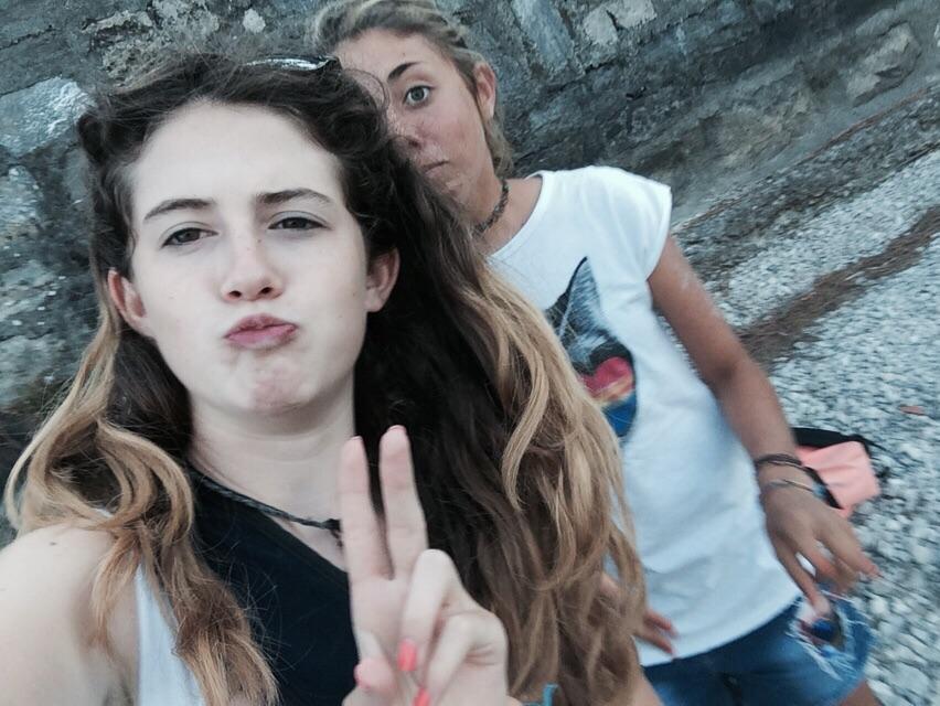 sofiasantomasi's tweet photo. #doppioselfie 😹😹😹 http://t.co/lx8xNqEX02