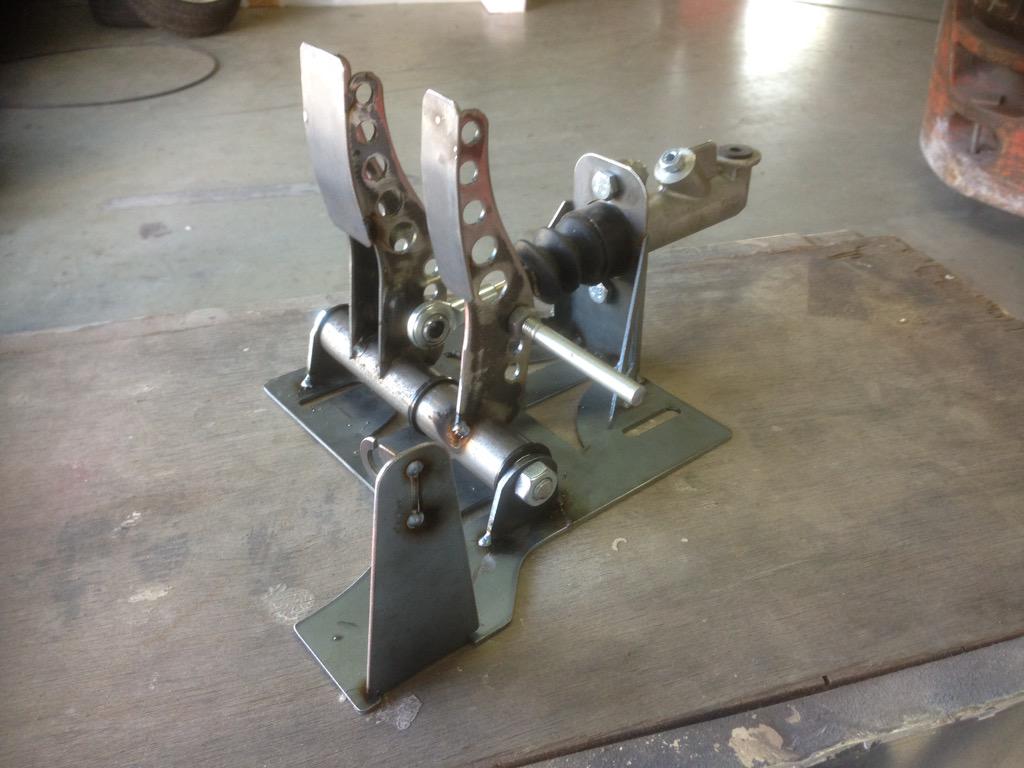 ChassisDesign's tweet photo. Pedal box almost ready for production, mounts directly to the floor of F2 and can be adjusted for about 5 cm http://t.co/Dd6NtpFC5z