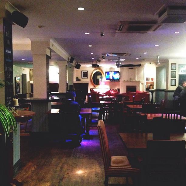 SouthLondonHype's tweet photo. Grab your friends and enjoy the afternoon at @elephantonhill ! #london #southlondon #hypeapp https://t.co/CNW5ntW7vc http://t.co/oIAQ0EO0L5