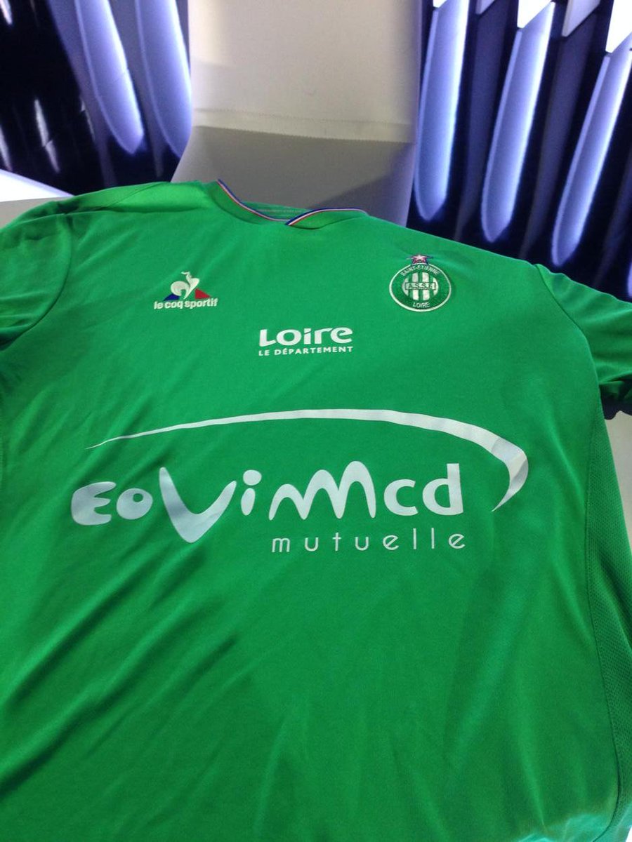 Florian_genton's tweet photo. RT #DL1 pr tenter de gagner ce maillot durant l émission. 10h #beinsports http://t.co/lYSR2qvZrK