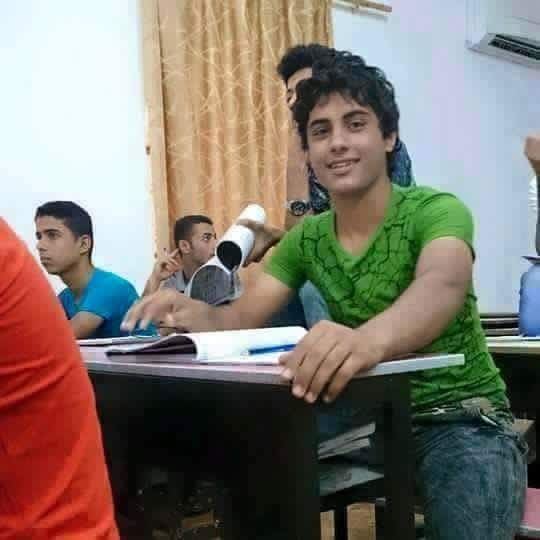 iraq885's tweet photo. لم تكن دماء الشهيد منتظر الا بوادر مقدمات لثورةشعبية كبرى في العراق وها هي ثمار الانتصار على السياسين

#افوض_العبادي http://t.co/eafSASpypq