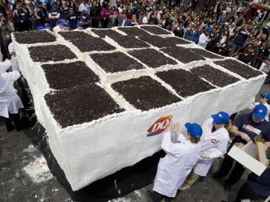  Happy 30th birthday to Jamarcus Russell. I see production has started on his cake 