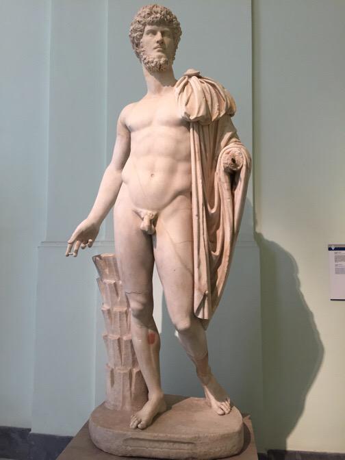 藤村シシン Nhk考古学講座 ディオメデス ギリシャ神話の英雄 南イタリア都市の建国の祖 の像もたくさんあるが どれも 体はディオメデス像だが 首から上がすげ替えられてる やつばっかりで ディオメデスの体だけ求められてる感やばい Http T Co