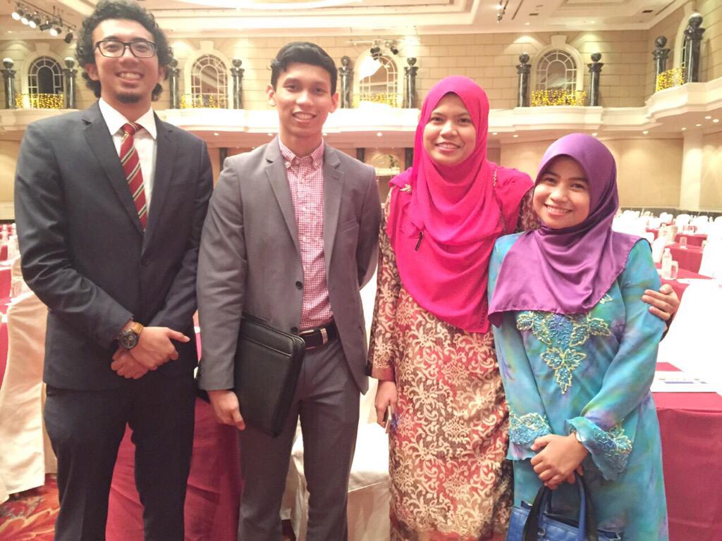 IsmazatulHusna's tweet image. Meet the humble Perdana Fellows at #MSLS2015 😊