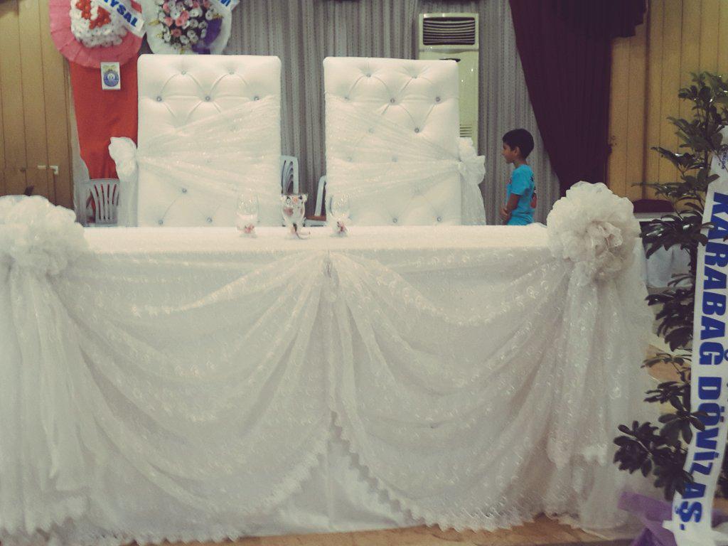 gokturk_kaml's tweet photo. #dugunlerde #sevmedigim #an #salonda #gelini #beklemek mek mek😀 #bugunun #en #guzel #gelini @HaticekbraIlhan http://t.co/8NEBRPRV3r