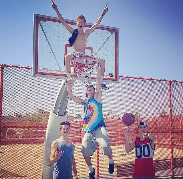 KnowinglyDrew's tweet image. Goodnight everyone Im ending my night with #OGOC where everything is all about good vibes and la familia