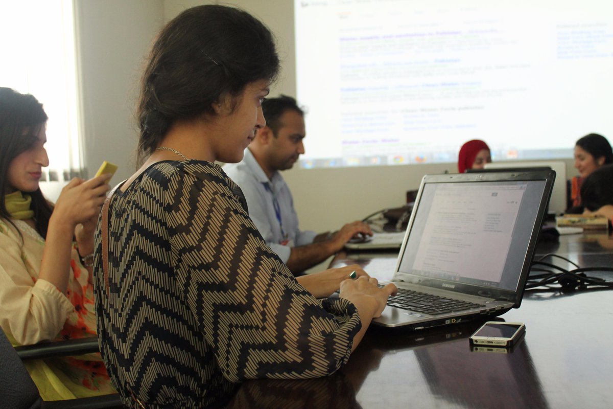 MirSanaullah's tweet photo. The Workaholic. @Wheresyusra #Ytc15 #teamorange #smartpani http://t.co/vWQGhzOwFL