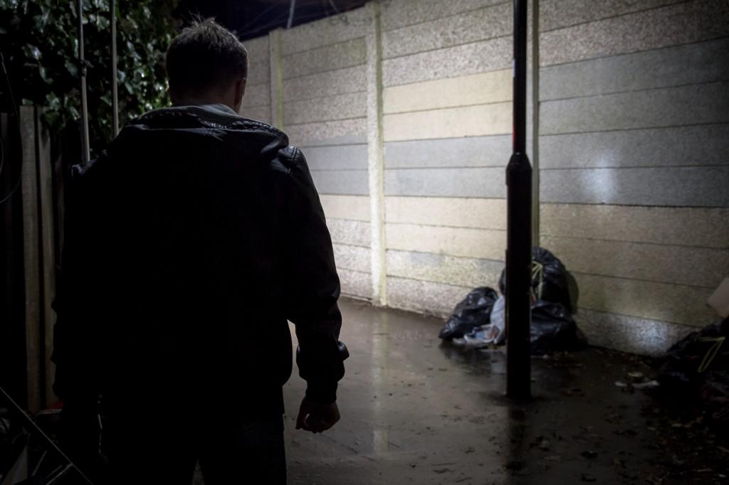 HorrorSeen's tweet photo. @TheFearMerchant reviews @DirectorJWebber's new UK short The Prey (2015) from @SpringheadFilm http://t.co/DCaA8oywIW http://t.co/J6wRYwQorD