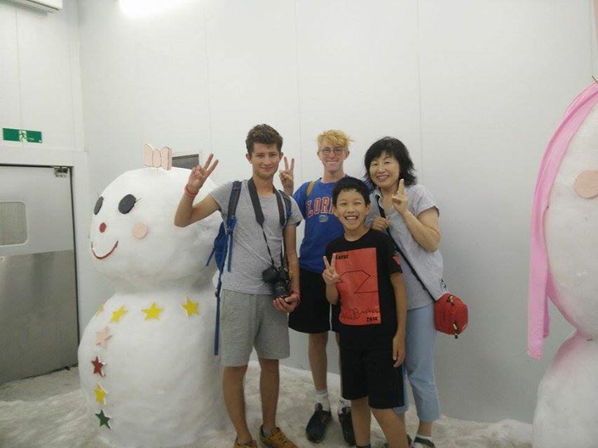 cambs_worldwide's tweet photo. #ahiru #japan2014 @CambsScouts best place in Japan today is the snowdome for Charlie and john! http://t.co/IxpYJ0Sx8z