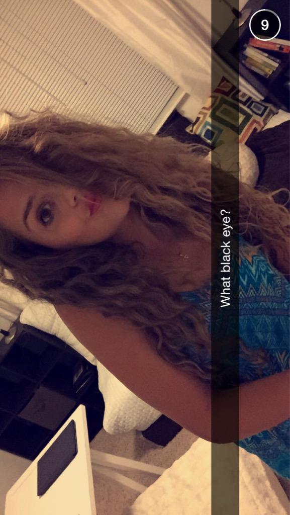 lyddallas_'s tweet photo. when your best friend makes you look ugly #DAMNBABE http://t.co/kzTsI4ceew