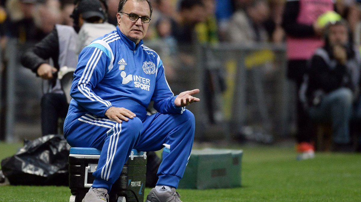 LEXPRESS's tweet photo. #OM Démission de Marcelo #Bielsa: ses cinq coups d'éclat à #Marseille > http://t.co/wksYT2bS25 http://t.co/gqWrA5q9K5