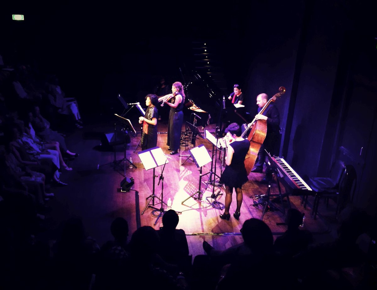 serene sounds @ #brownsmarttheatre w/ Ubiet &amp; Topology #dfest15 #intimateconcertseries bit.ly/1IWLv7F