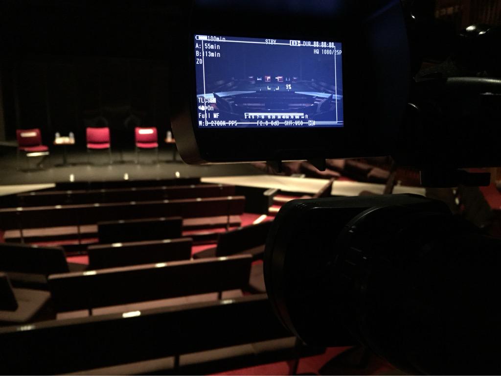 straymoose101's tweet photo. Is Shakespeare's Othello a racist play? Swan Theatre doors about to open to debate the issue... @TheRSC #rscdebates http://t.co/8C6cdyXZ2r