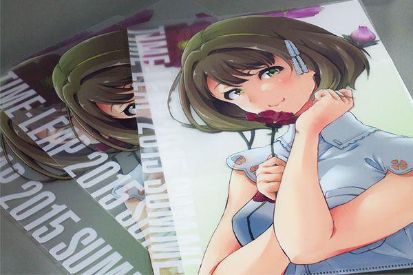 @ao126 あきブロさんの支援ツイートもあったところでまだちょっとお品書きとか本文サンプルとか出せそうにないので新刊セットのクリファの色稿でも。一枚目はわかりやすくするために下に紙を敷いていて、二枚目は間に挟んだ時の写真です。 