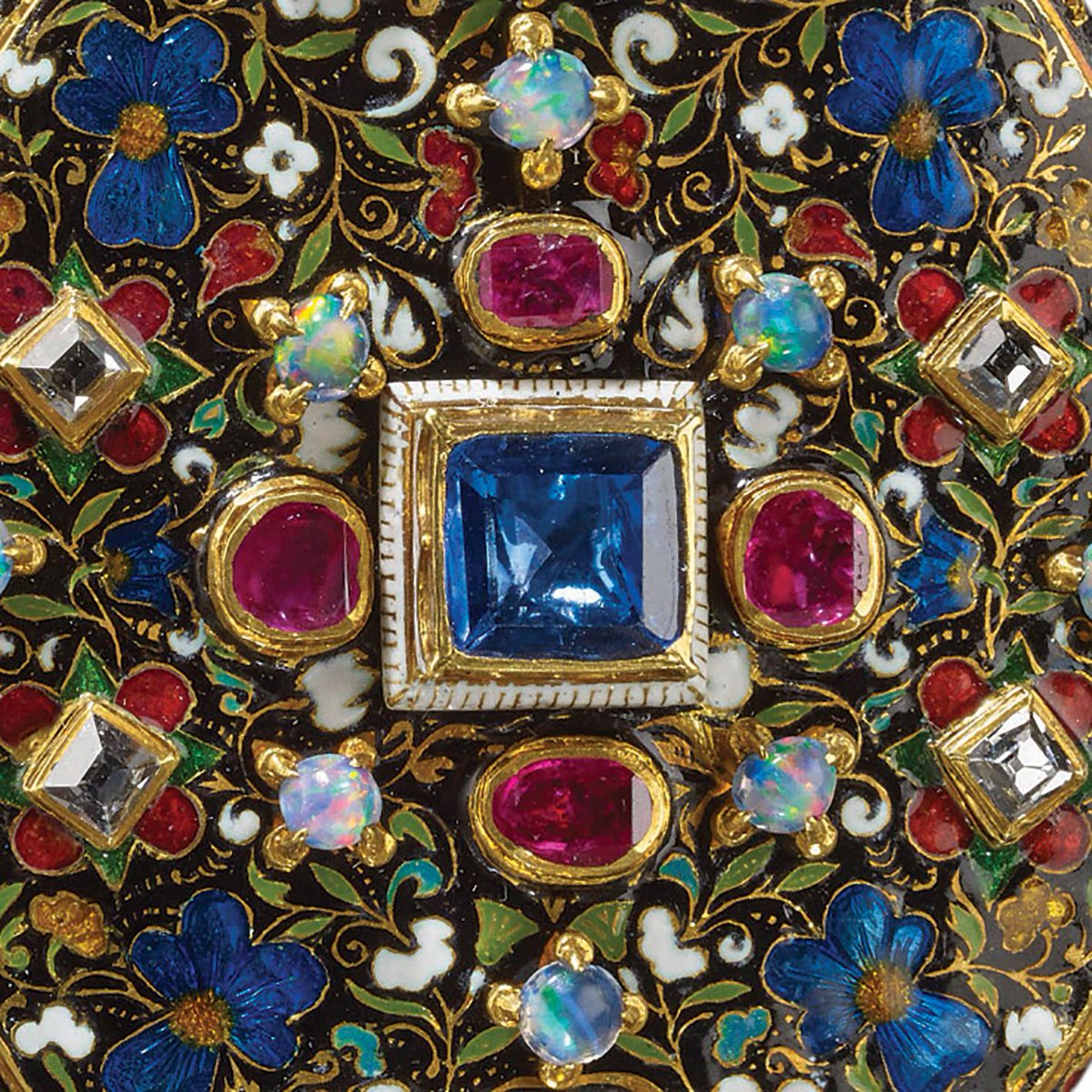 britishmuseum's tweet photo. Learn more about these stunning wearable treasures from the Renaissance and later #Waddesdon http://t.co/WDnNbiFwIu http://t.co/hvkETbwwSl