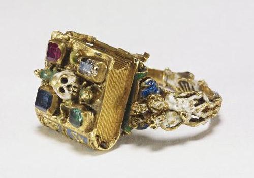 britishmuseum's tweet photo. Learn more about these stunning wearable treasures from the Renaissance and later #Waddesdon http://t.co/WDnNbiFwIu http://t.co/hvkETbwwSl