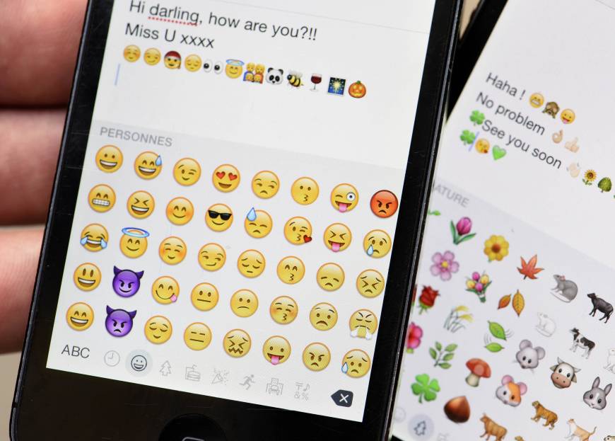 markbivens's tweet photo. すごい! @LaFrenchTech startup & #DashCamp finalist @Feeligo in @JapanTimes Brands bank on emoji http://t.co/IMIBW7VDUX http://t.co/JcnfFZJCxB