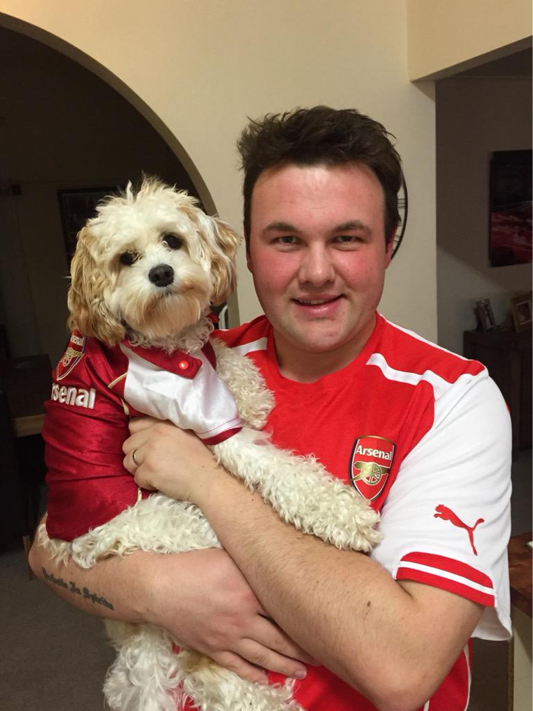 dannylevick23's tweet photo. @Arsenal me and the dog are up for the opening game in Melbourne Australia #COYG http://t.co/mt4WSkro1h