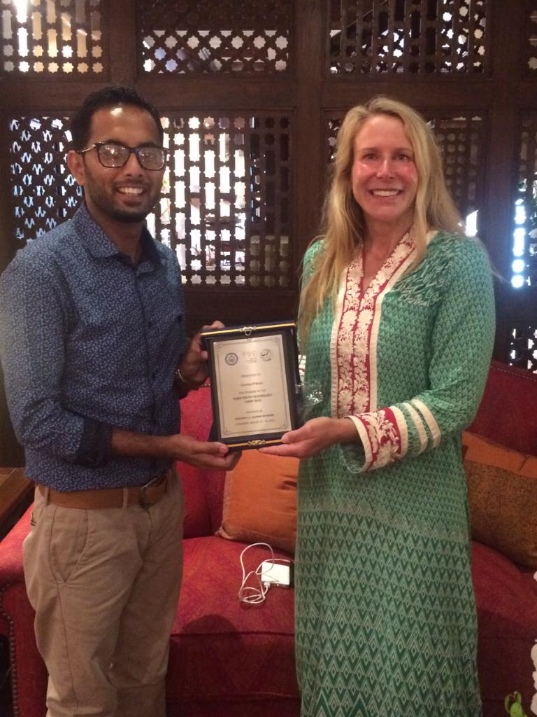 Farhan16Azhar's tweet photo. Presenting shield to Vanessa O'Brien !! #PUANYTC #YTC15 http://t.co/vqQFdQyOZs