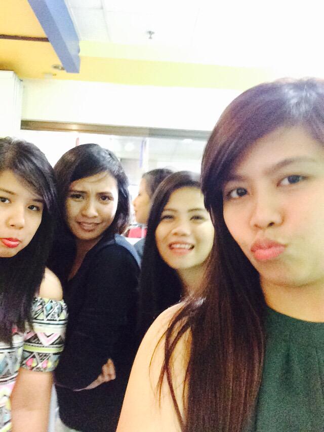 MEIkeAWish's tweet photo. Endless selfie with the gang @melajoycee @alyssabei #celine #dhess #hbdkeysha http://t.co/5Pin2eORSM