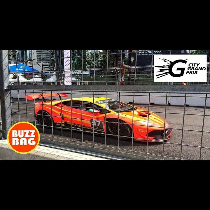 myBuzzBag's tweet photo. We're here at the #KLCityGrandPrix . #Malaysia #supercars #racing #kl #sexy #lamborghini #huracan #BuzzBag #FlashGrab http://t.co/Oio3LRxhQJ