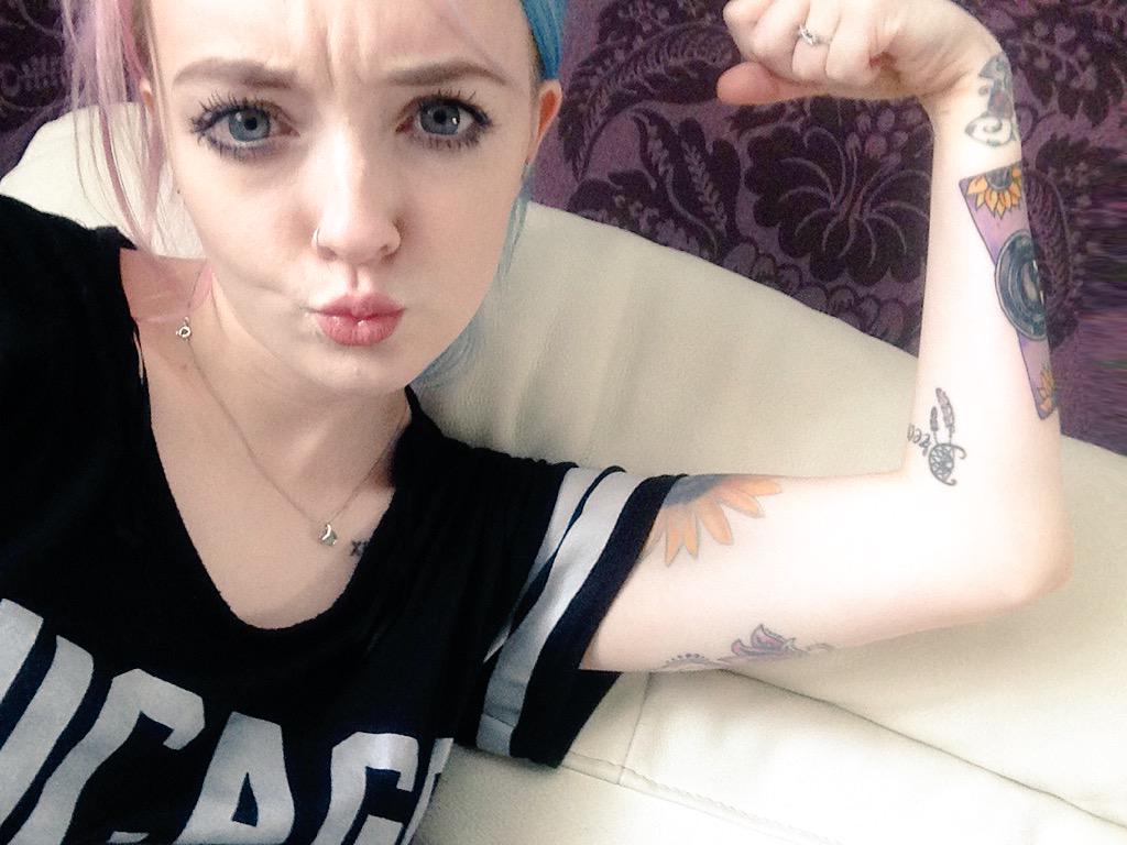 LittleLemoney's tweet photo. I'm a tank! #gymlyf #4evz #puretank #checkthosemuscles #where? πͺπΌπβπΌοΈ http://t.co/I1BShd5Nav