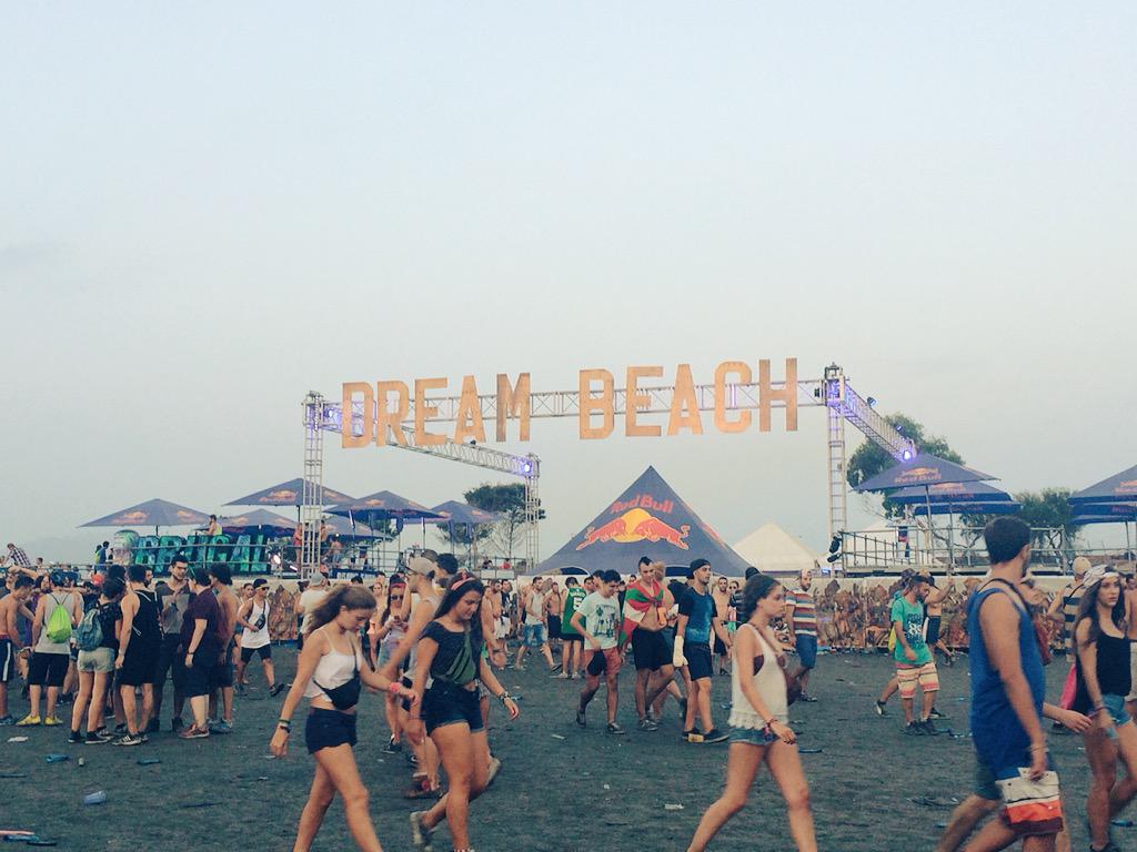 Daveed_after's tweet photo. Gracias!! @DreambeachFest http://t.co/CJVpGHaz9J