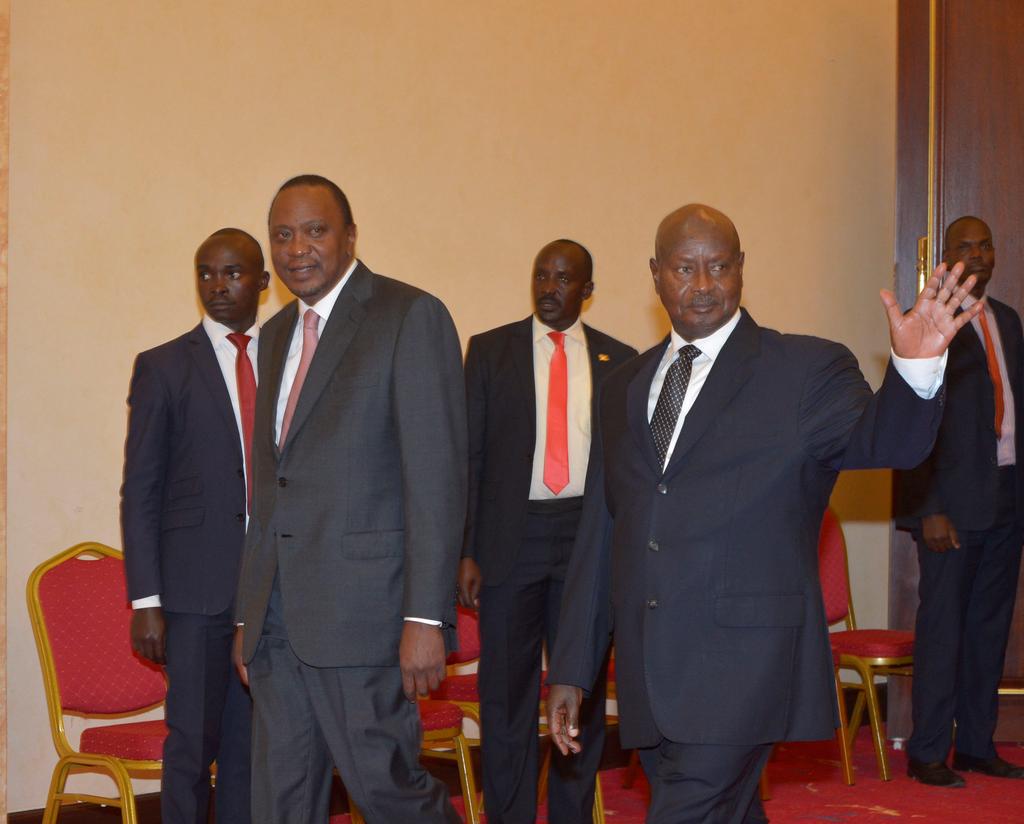 UgandaMediaCent's tweet photo. Shared prosperity will strengthen EA 
cooperation - @KagutaMuseveni, @UKenyatta
https://t.co/u9BDVKz9QF http://t.co/zPwHjZ4Os3