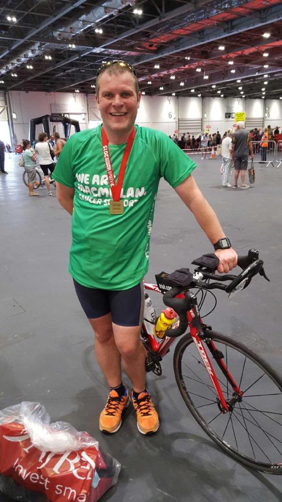 deanfrostA1's tweet photo. Completed #LondonTri for MacMillan, job done! http://t.co/4inHJE36EE