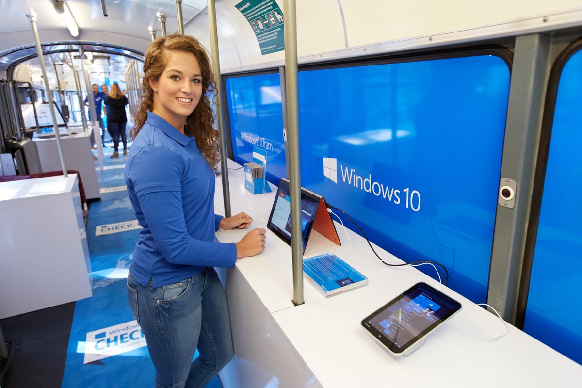 microsoftnl's tweet photo. Ook vandaag staat onze #Windows10tram op de #Coolsingel. Kom langs voor hulp of een demo! https://t.co/9lIS5p2Rrb http://t.co/Le5SzHnK2Y