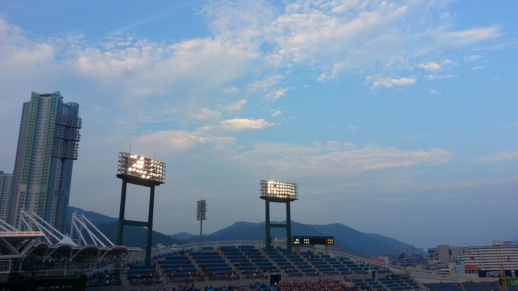 sidoka28's tweet photo. @NCdinos_fan 멋지게#NC  DINIS#죽을때  까지  난  NC 다# 화이팅 http://t.co/hb2S6DqJwY