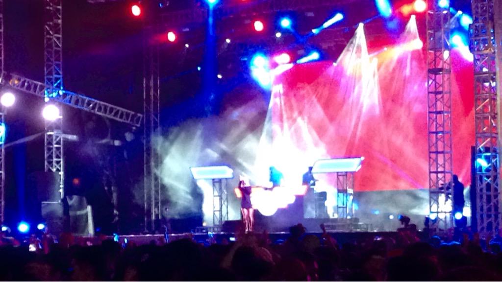 It's <a href="/flightfac/">Flight Facilities</a> time!!! Let's walkin' to #ClownChellaStage and drippin' in gold~ #WTF15