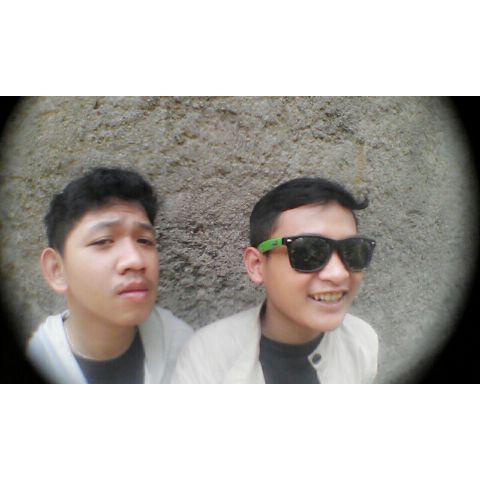 RaditRTGV's tweet photo. Dede#adit http://t.co/lCfUlNsRHj