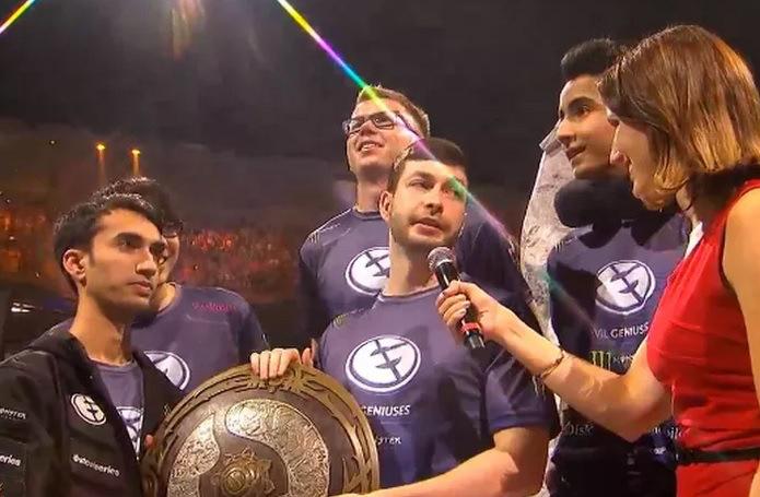 MGG_France's tweet photo. #DOTA @EvilGeniuses remporte le #TI5FR !
http://t.co/x4n3VmdKvS http://t.co/SrWnhvzKBu