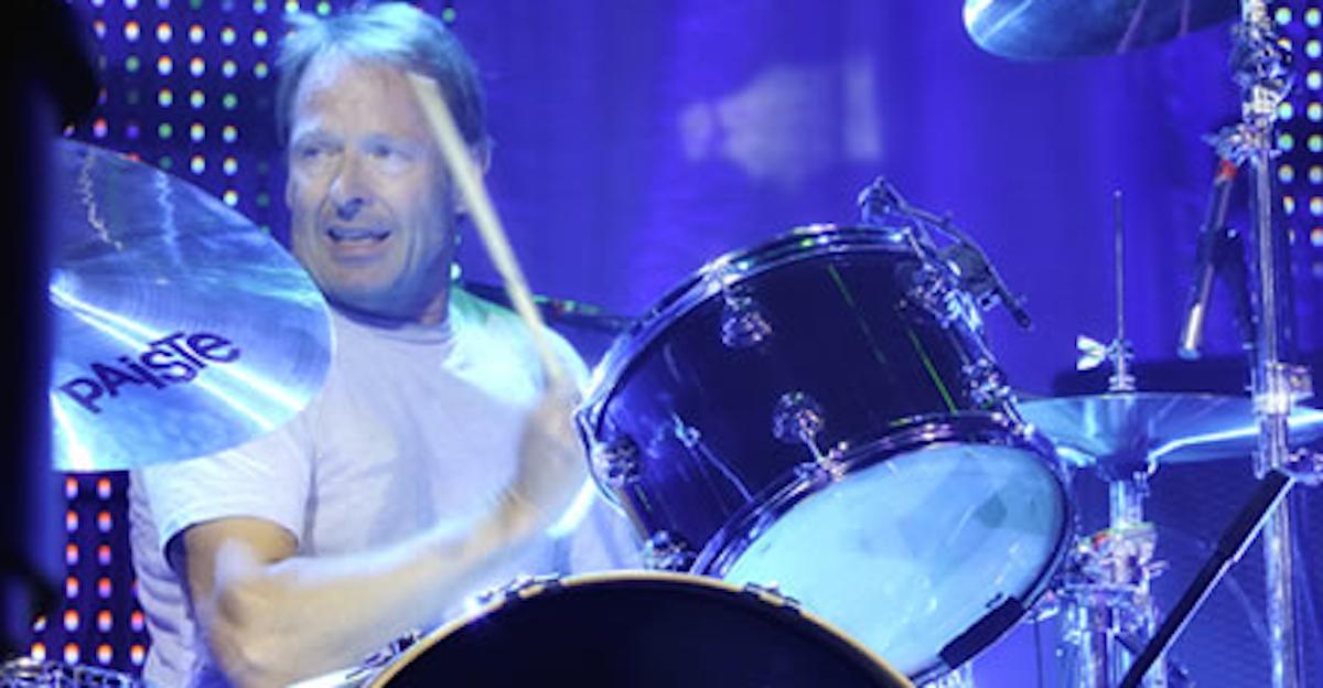 7-28 Happy Bday to drummer Simon Kirke! His daughter stars in what TV series?  