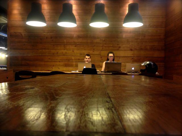 FixingFutureBCN's tweet photo. This is what an #AtlasoftheFuture board meeting looks like. Serious wood. @lisagoldapple @Laurenaburrows @arnaugrinyo http://t.co/mLPzXHdNY6
