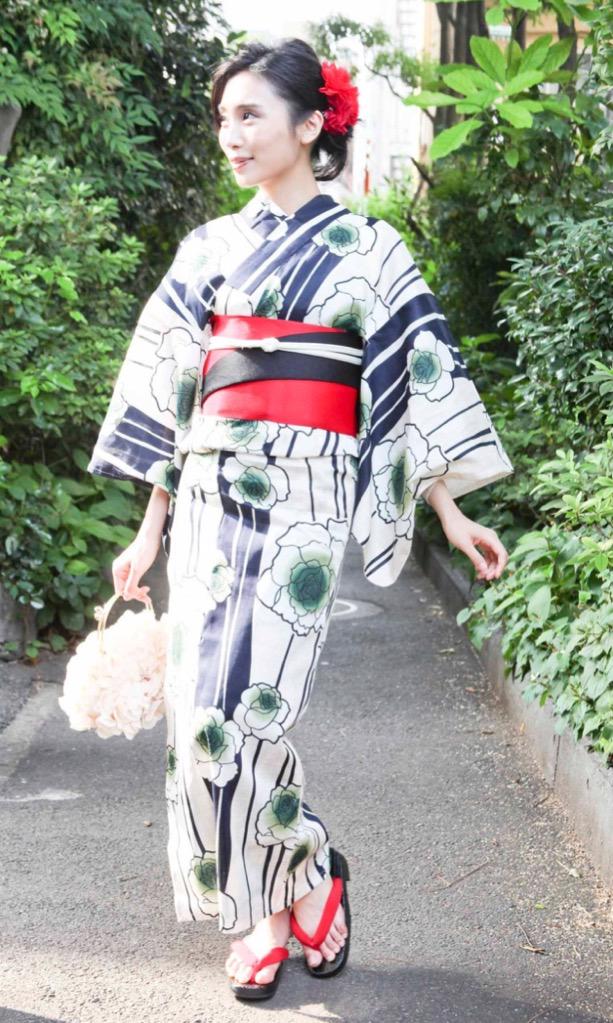 Aiko やっぱり 日本人なら夏に一回は浴衣着たいよね 全部揃えるの面倒くさいけどオシャレで可愛い浴衣 でみんなと差をつけたい方 浴衣レンタルを Http T Co X8ljg4bfoc 浴衣レンタル 浴衣を着 Http T Co Xgqnxkvr5w