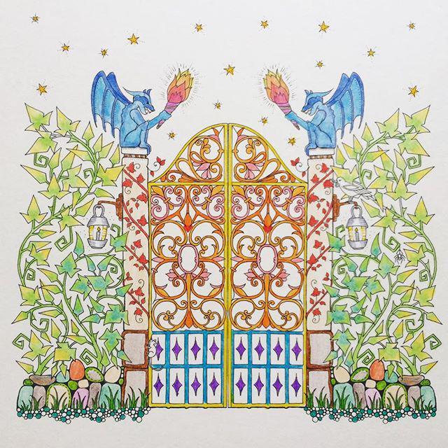 qshmilu's tweet image. 昨天一收到就被我毁一张 #postcard #enchantedforrest #johannabasford #coloring #triplus #fineliner #nor… ift.tt/1gjvOwH