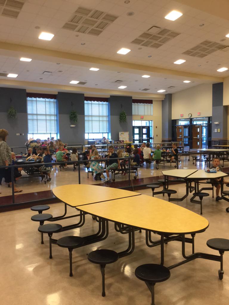 DELCBlue's tweet photo. Enjoying our yummy lunch provided by our amazing food service! #DELCBlue #DecaturProud http://t.co/kj0LESo8RO
