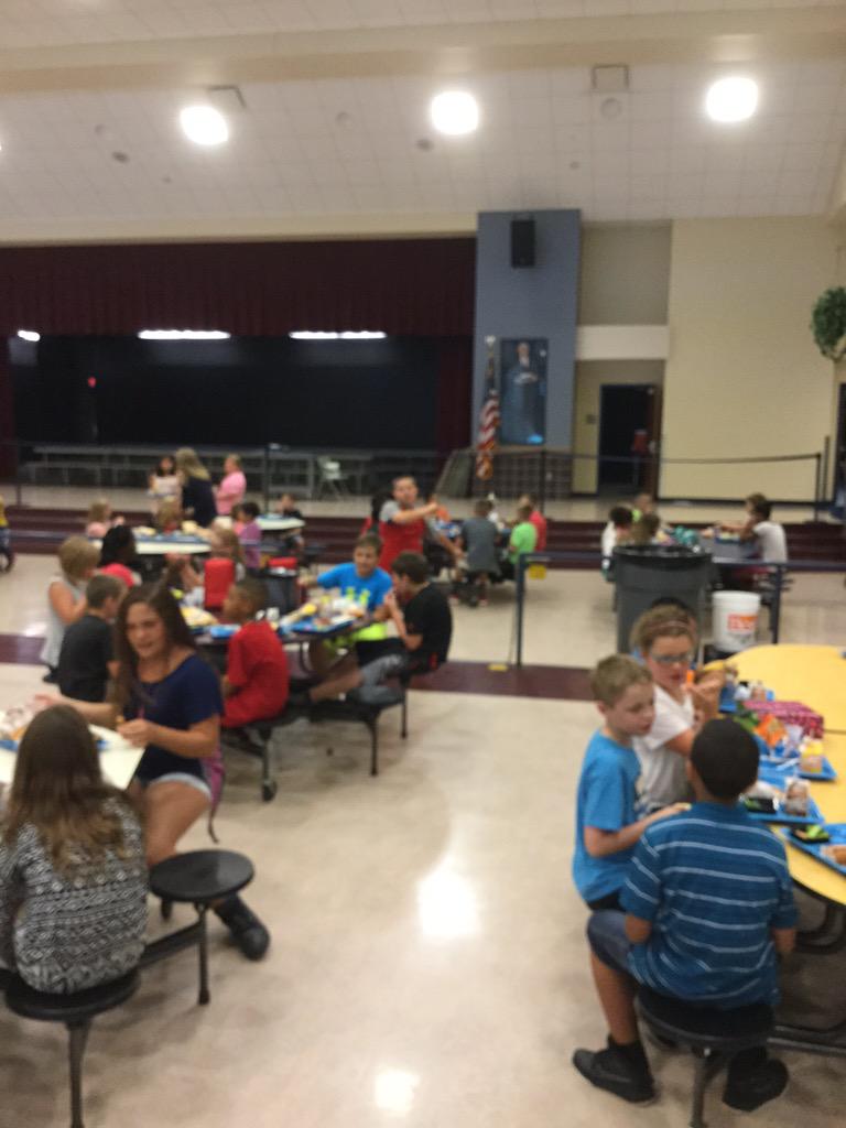 DELCBlue's tweet photo. Enjoying our yummy lunch provided by our amazing food service! #DELCBlue #DecaturProud http://t.co/kj0LESo8RO