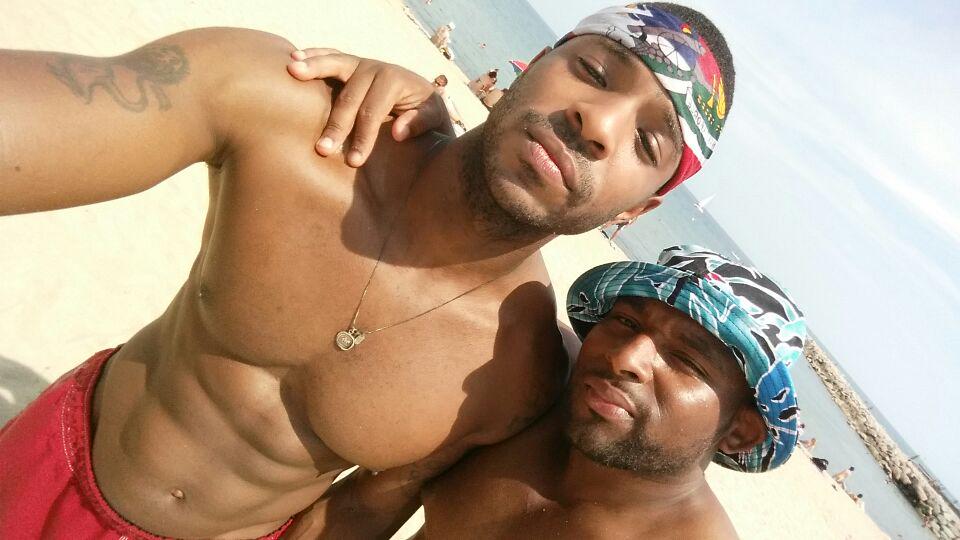 Ray_TaylorD's tweet photo. Happy birthday to my fellow #leoking @MrGoodGame1 #leoseason #gettingwashed #mybrothermypartnerforreallikethewaynes http://t.co/g1oyd4fXli